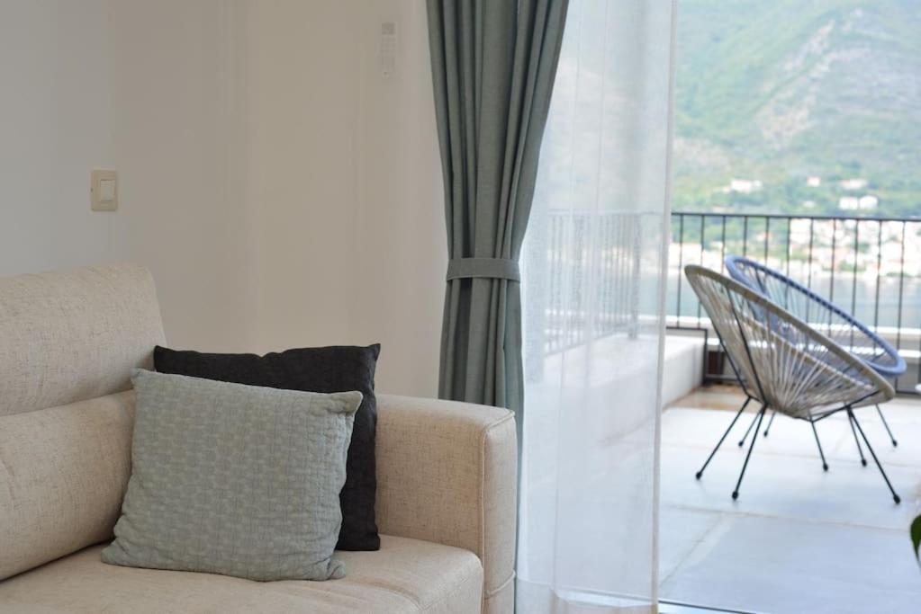 Design Flat With Impressive Boka Bay View Apartment Kotor Luaran gambar