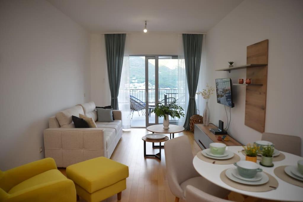 Design Flat With Impressive Boka Bay View Apartment Kotor Luaran gambar